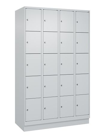 Schließfachschrank mit Sockel 4 Abteile / 20 Fächer á 300 mm